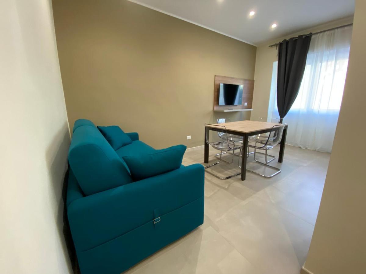 Levante Apartment And Room Bari Exteriör bild