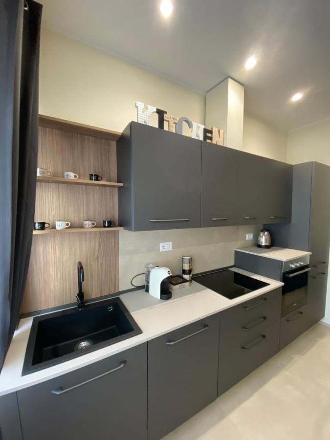 Levante Apartment And Room Bari Exteriör bild