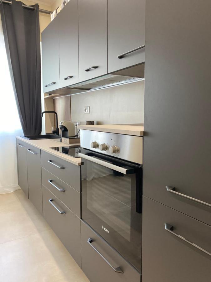 Levante Apartment And Room Bari Exteriör bild