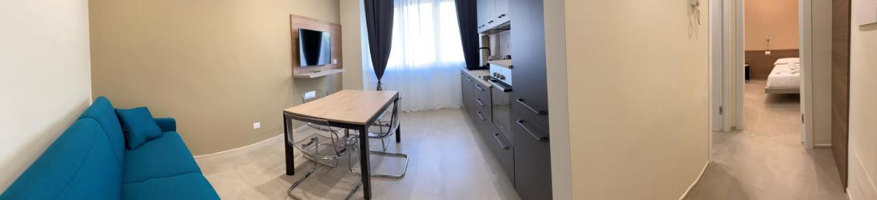 Levante Apartment And Room Bari Exteriör bild